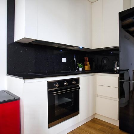 Апартаменты Joivy Charismatic 1-Bed Flat With Parking Милан Экстерьер фото